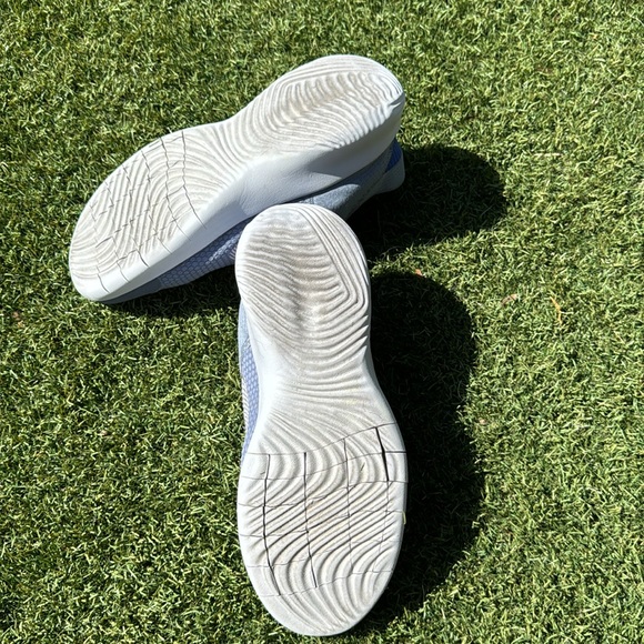 Nike Women’s sneakers size 10 - Picture 4 of 6